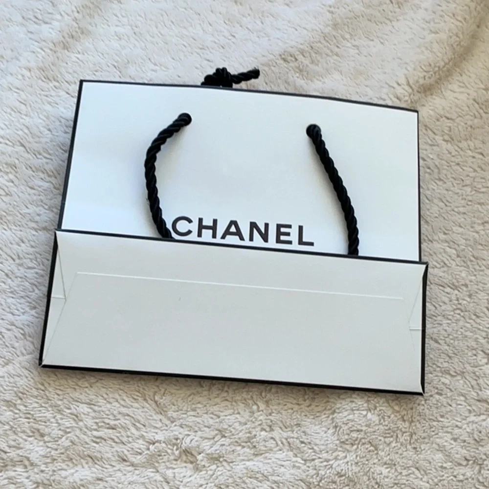 -  New Chanel small shopping paper bag 11,5x9,75x4,80”